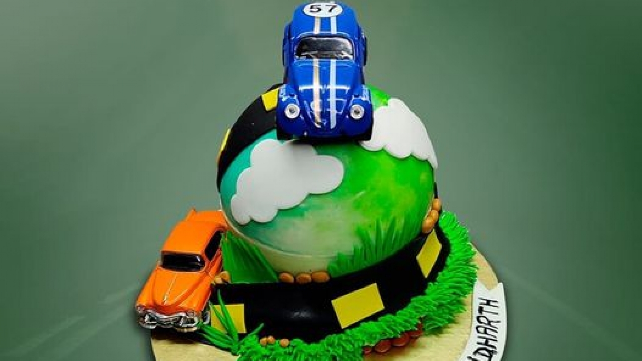 Best Order Online Birthday Cake Delivery in Gurgaon By Cake Plaza