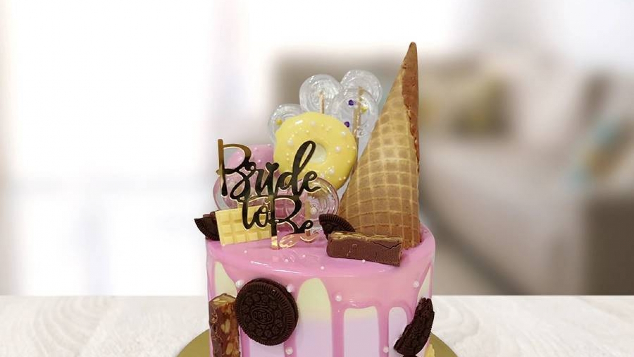 Best Order Online Anniversary Cake Delivery in Delhi